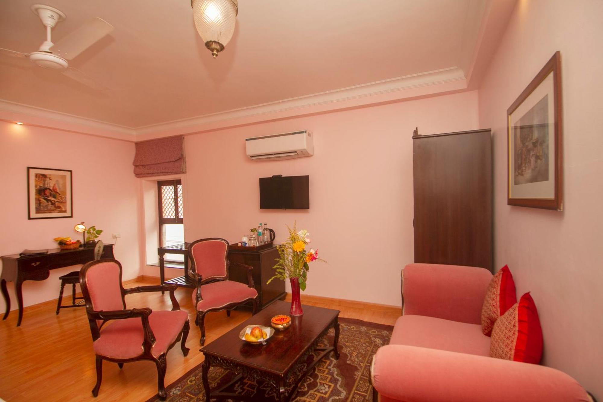Amritara Suryauday Haveli Resort